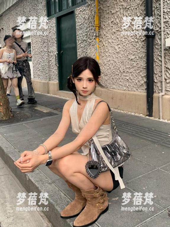 GIRLT果团网-周妍希 GIRLT果团网 - 周妍希最新自拍写真,完美演绎青春与时尚,给你带来视觉上的饕餮盛宴!