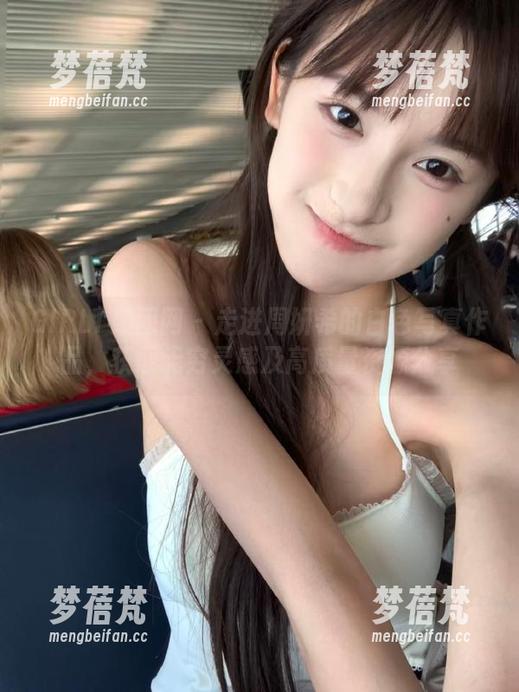 GIRLT果团网 - 走进周妍希的白色写真作品，获取无穷灵感及高质量资源分享