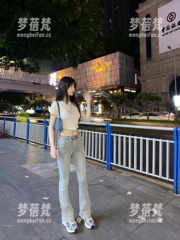 GIRLT果团网-爱丽莎LISA GIRLT果团网 - 在爱丽莎LISA的浴室中:原图分享捕捉独特魅力