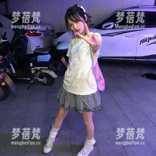 GIRLT果团网-莫雅淇 GIRLT果团网 - 聚焦莫雅淇居家私拍合集:追寻真实生活中的细腻光影