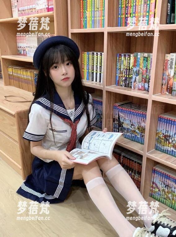 GIRLT果团网 - 蜜桃Q妹儿制服写真新篇章，更新图片展现别样风情与优雅！