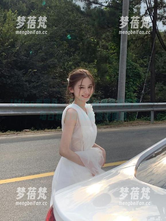 IMiss爱蜜社-夏正正 IMiss爱蜜社 - 夏正正白裙高清图集:一场白裙与阳光的浪漫邂逅
