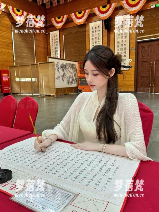 Kimoe激萌文化 - 超可爱！董晨莉制服风格写真原图与套图，让人心动不已的视觉盛宴！