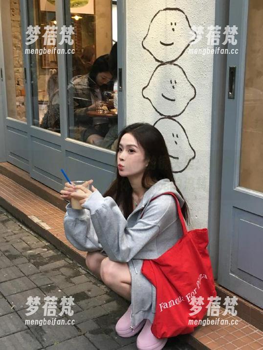 Ligui丽柜 - 在奈沐子的镜头里：天台私拍合集带你体验时光的流转