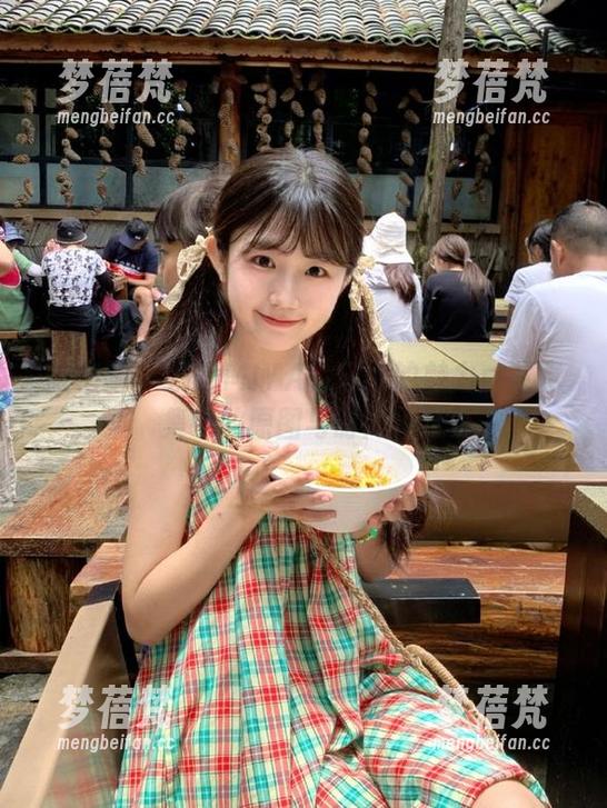 微密圈 - 发现MIYA牛仔裤的魅力：写真集中的原图与时尚理念