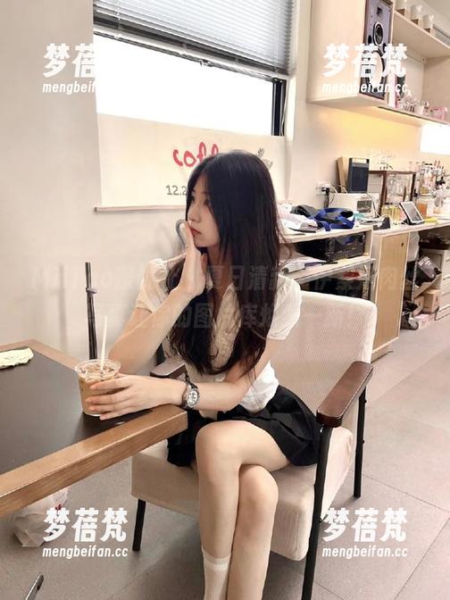 MiiTao蜜桃社 - 夏日清新，伊素妍肉丝写真让你的图片库焕然一新！