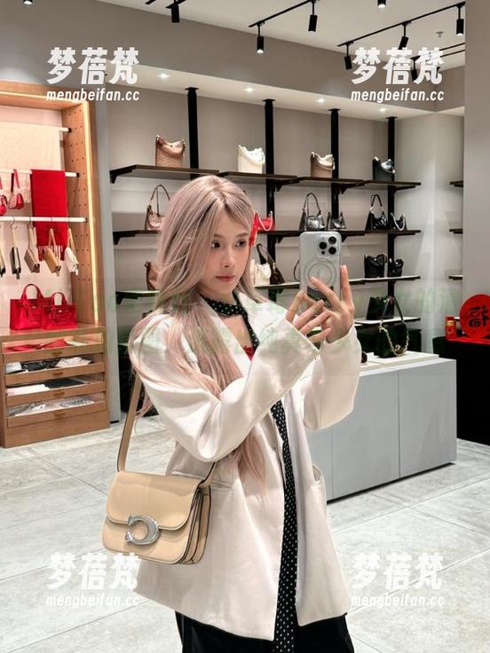 MiiTao蜜桃社 - 小草莓Berry少女的清新私拍套图，流露出纯真与少女的气息