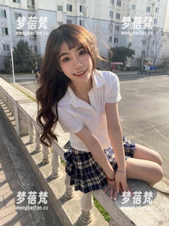 MintYe薄荷叶-何梦兮Stacy MintYe薄荷叶 - 何梦兮Stacy最新内衣图集更新,感受她的独特风格与气质