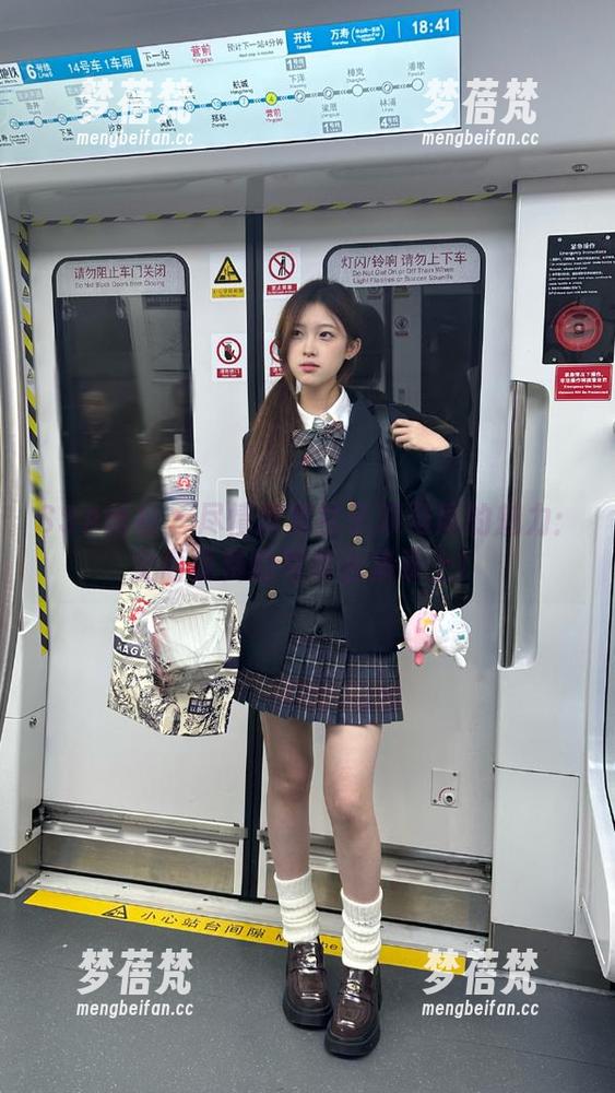 SSA丝社 - 尽情欣赏甘子双马尾的魅力：全面免费的写真合集奉上！