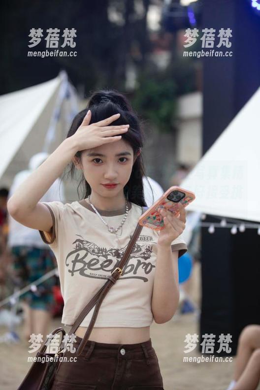 UGirls尤果网 - Zora若拉天使写真集精选：让你怀疑人生的美丽，准备好接受挑战了吗？