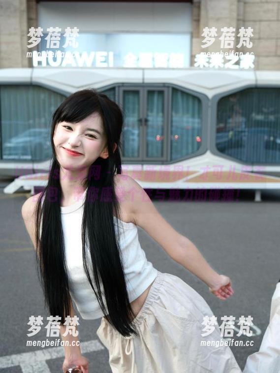 UGirls尤果网 - 写真新境界！才可儿皮衣图包，带你感受个性与魅力的碰撞！