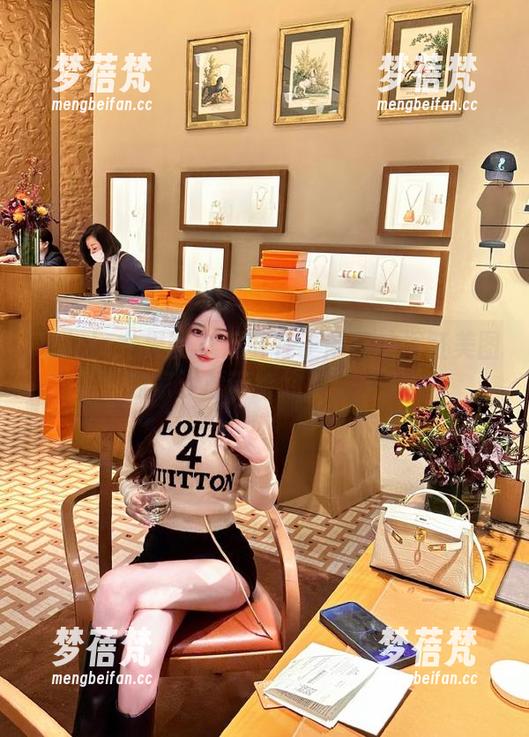 UGirls尤果网 - 沉醉在王雨纯的浴缸美图：独家资源带给你视觉盛宴！