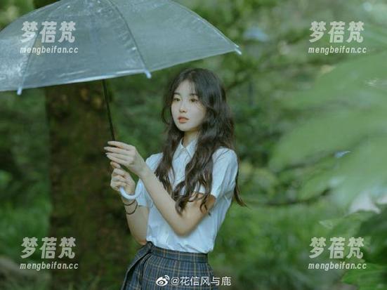 UGirls尤果网 - 赵伊彤教室写真，高清图库记录下无限青春与梦想