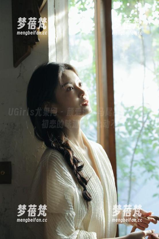 UGirls尤果网 - 颜爱泽双马尾高清写真集，初恋的味道让人心动不已