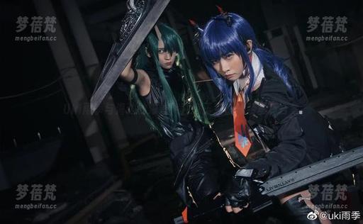 Uki雨季与海边的浪漫：独家玉藻前泳装写真合集