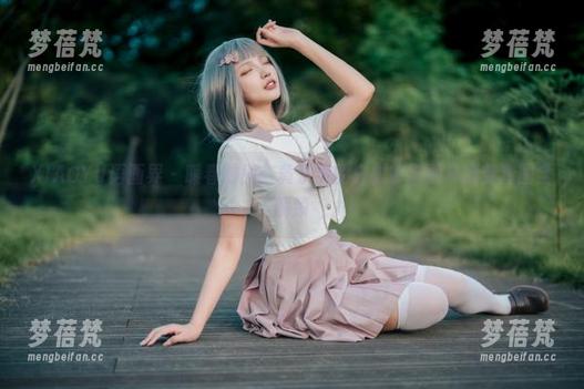 XIAOYU语画界 - 暖春时尚：黄乐然的白衬衫原图与清新套图全解锁