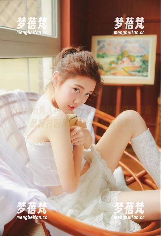 Xiuren秀人网 - Candy糖糖校园写真集：最新校园风格图片等你来欣赏！