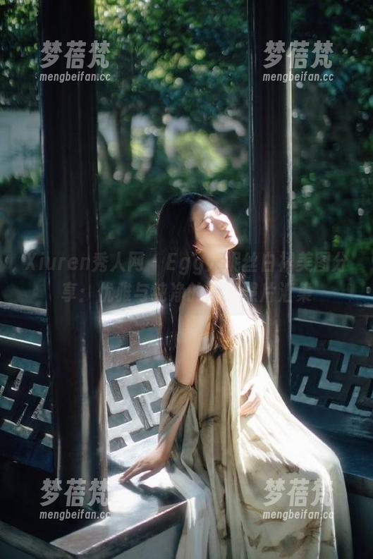 Xiuren秀人网-Egg尤妮丝 Xiuren秀人网 - Egg尤妮丝白裙美图分享:优雅与纯净的写真照片汇集