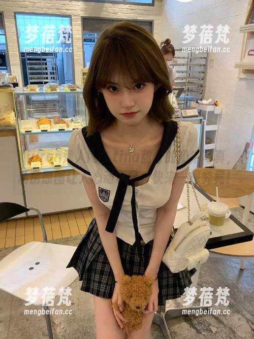 Xiuren秀人网 - tina甜仔的奶牛写真，私房原图让人心动不已，快来一探究竟！