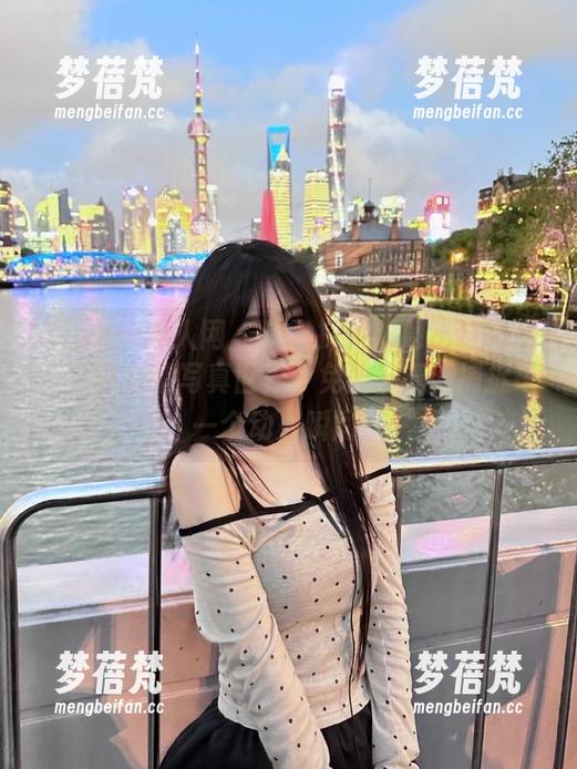 Xiuren秀人网 - 深入探索周周不吃香菜女王的高清写真世界，免费下载，捕捉每一个动人瞬间！