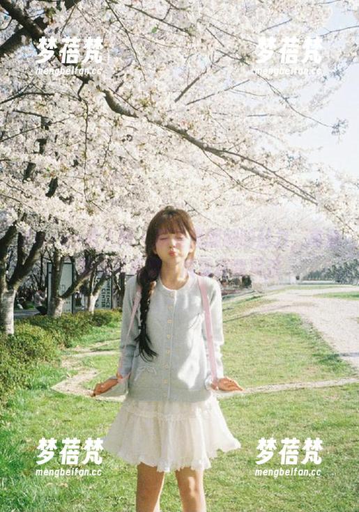 Xiuren秀人网 - 感受唐翩翩的魅力，高清制服写真照片展现真我风采