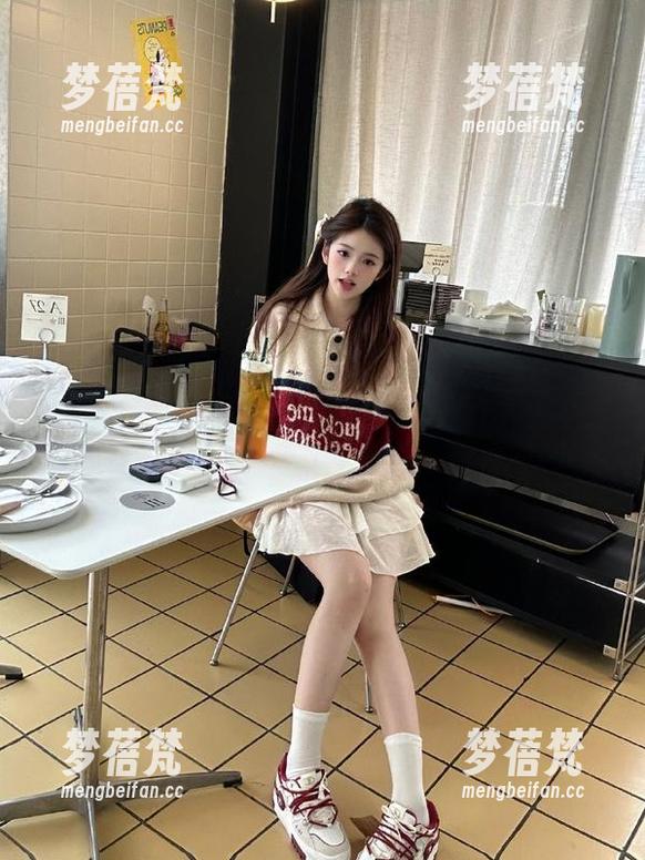 Xiuren秀人网 - 夏甜甜传递夏日气息，在线让连衣裙原图为你的搭配灵感加分！