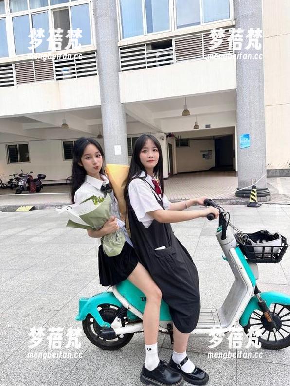 Xiuren秀人网-大琪琪Emily Xiuren秀人网 - 大琪琪Emily私房圣诞写真:每一张原图都是冬日的浪漫故事