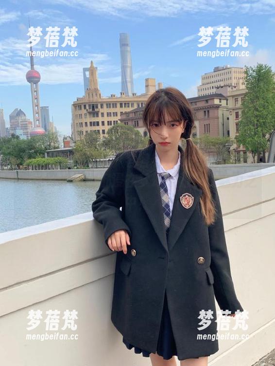 Xiuren秀人网 - 容容容Alice的高清睡衣写真，带你沉浸在梦幻般的夜晚魅力之中！