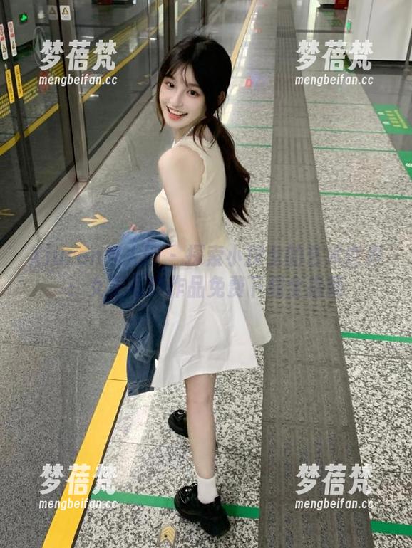 Xiuren秀人网 - 探索小探戈的艺术世界：女王写真作品免费下载全指南