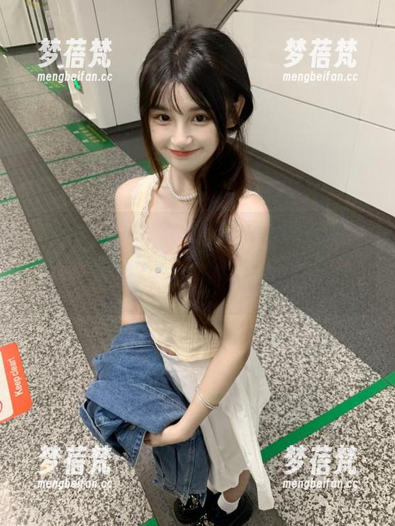 Xiuren秀人网-徐微微mia Xiuren秀人网 - 徐微微mia倾情奉献:网盘中藏着她的秘密写真作品,速来下载!