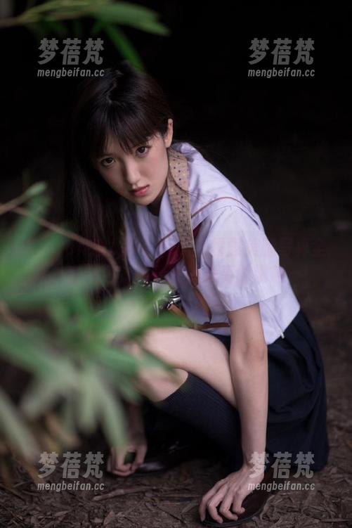 Xiuren秀人网-江露露 Xiuren秀人网 - 专属江露露美腿写真全套图包,感受完美身姿的诱惑