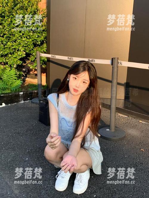 Xiuren秀人网 - 甜美透明感的白兔西希私拍图集，快来感受她的独特魅力吧