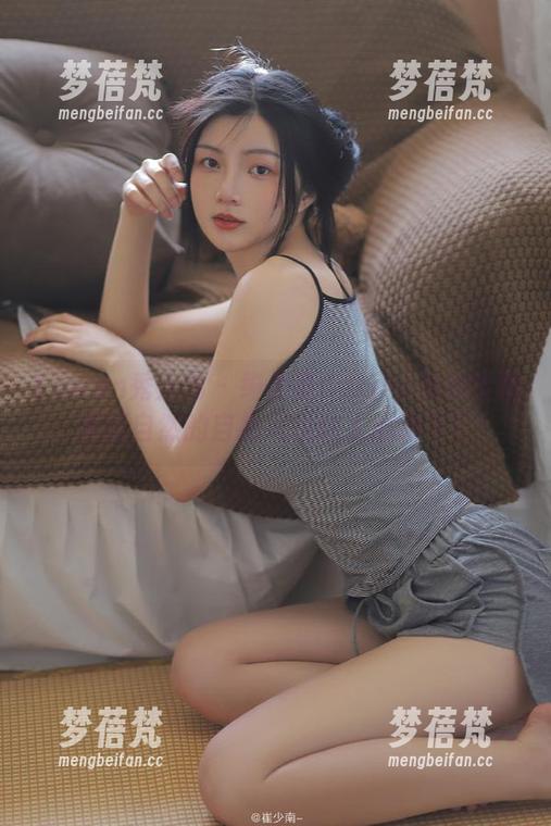 Xiuren秀人网 - 绮里嘉Carina私拍套图，清新自然的自拍风格让人心动不已！