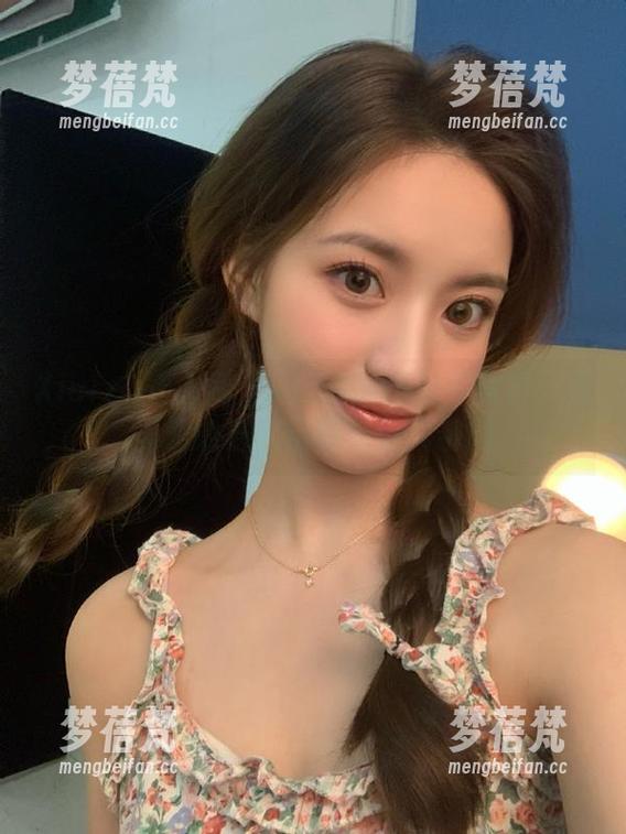 Xiuren秀人网 - 绮里嘉ula秘书写真：无圣光的隐秘空间与温柔瞬间