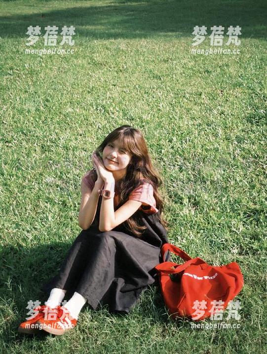 Xiuren秀人网 - 萌白酱吊带写真合集，细腻展现少女心与时尚气息的精品
