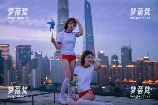 Xiuren秀人网 - 和金纯一一起探索自拍艺术，私拍美图记录生活中的每个瞬间