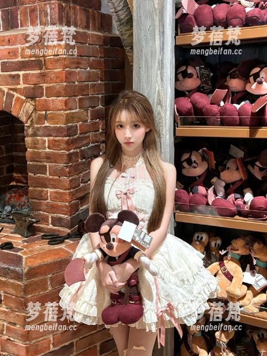 Xiuren秀人网 - 陈雅漫VICKY连体衣私拍独家套图，展现她的独特风格和迷人风采！