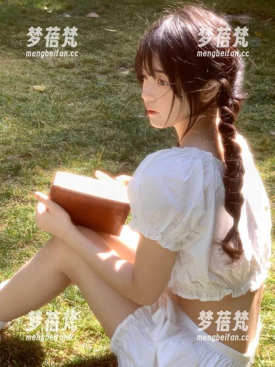 YouMi尤蜜荟 - Egg-尤妮丝奶牛写真图片合集，捕捉田野间的轻松与自在