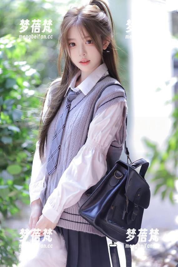 YouMi尤蜜荟 - SOLO-尹菲体操服高清写真，尽显青春活力与坚韧精神