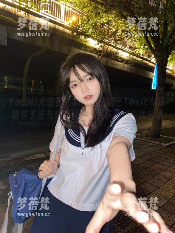 YouMi尤蜜荟 - 时尚博主妲己Toxic专属眼镜无圣光套图，尽情展示生活中的艺术气息