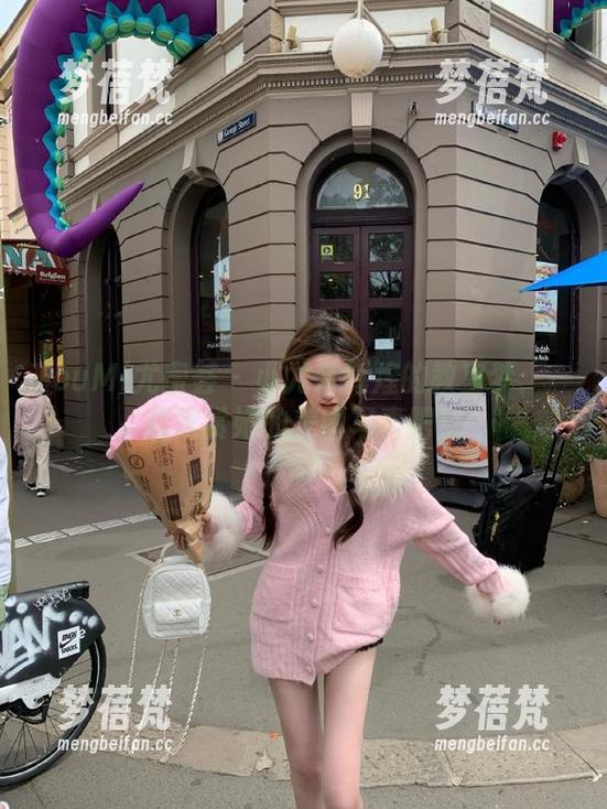 YouMi尤蜜荟 - 小尤奈辉煌的教室梦：一起欣赏她的美图写真吧！