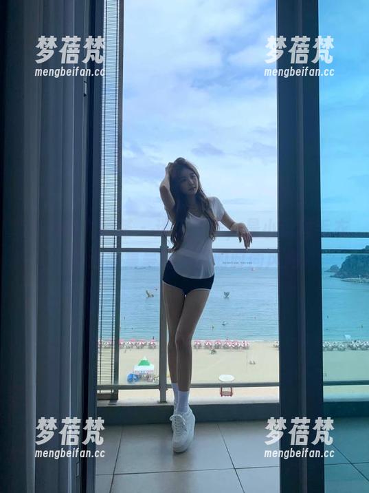 YouMi尤蜜荟 - 迷人冬季，是小逗逗毛衣高清图集呈现温暖的时尚风尚