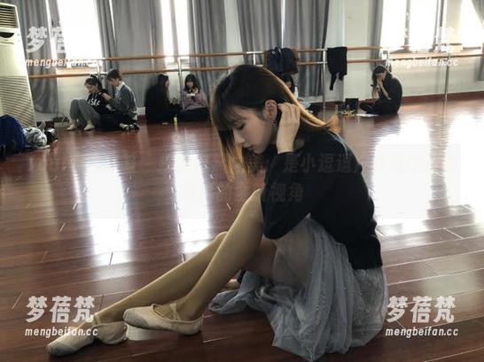 YouMi尤蜜荟 - 探索自然之美：是小逗逗户外私房原图摄影的全新视角