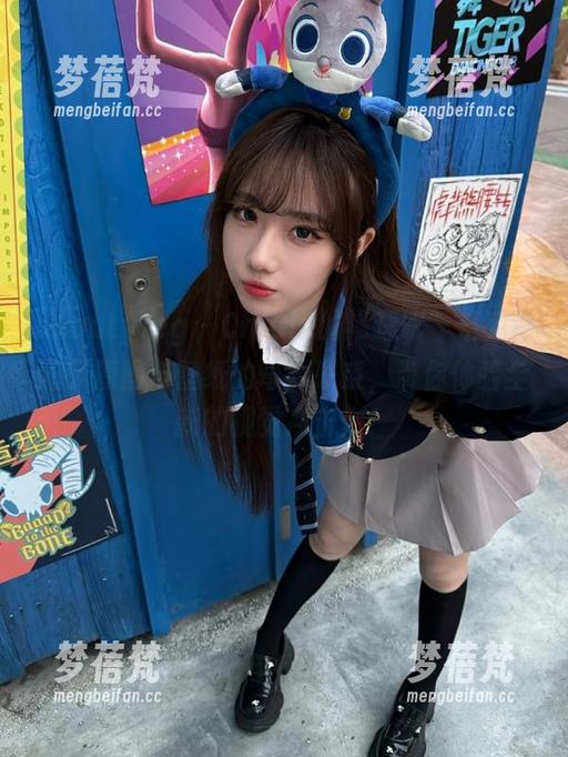 beautyleg-ChiChi beautyleg - ChiChi的“透明”系列构建了原图与壁纸的奇妙联系,带你体验全新的视觉冲击力!