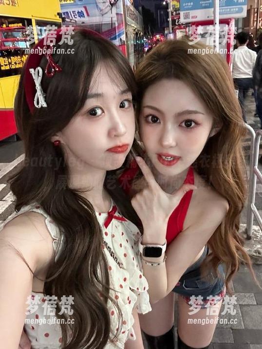 beautyleg-Faye beautyleg - 顶尖精选Faye连衣裙美图,展现她的艺术感与时尚态度!
