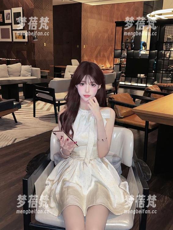 beautyleg-Yvonne beautyleg - 感受清新:Yvonne在白裙下的高清写真瞬间