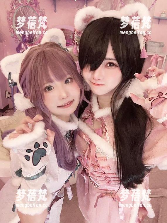 在sally多啦雪的圣诞写真图集中，捕捉冬天的宁静与女孩儿的梦想