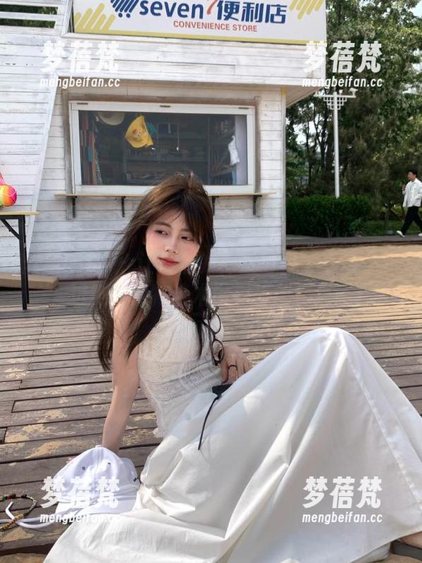 丝慕GIRL - 让佳佳的裸足写真分享带你走进她的独特艺术世界与创作灵感
