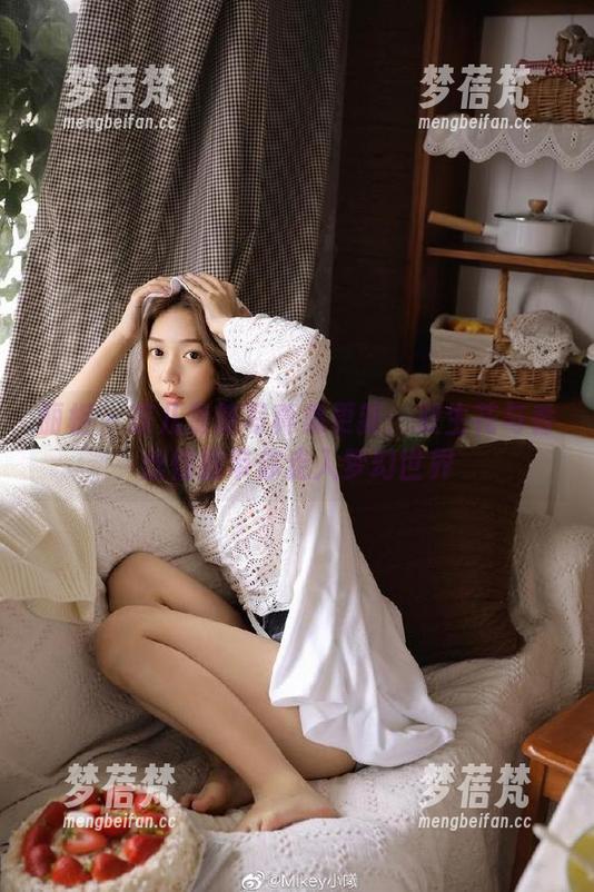 丽柜 - 凉儿最新写真集更新：双生花与香丝情圆带你走入梦幻世界
