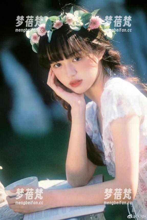 丽柜 - 独家呈现小璐璐浴室写真集，精美内容免费分享，不容错过的下载机会！